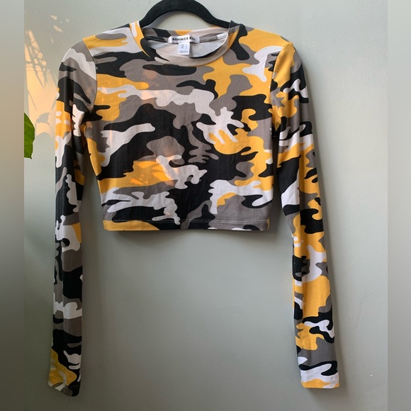 Sommer Ray long sleeves crop top - Picture 3 of 4